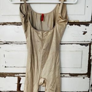 SPANX Simplicity Open Bust Body Suit Medium